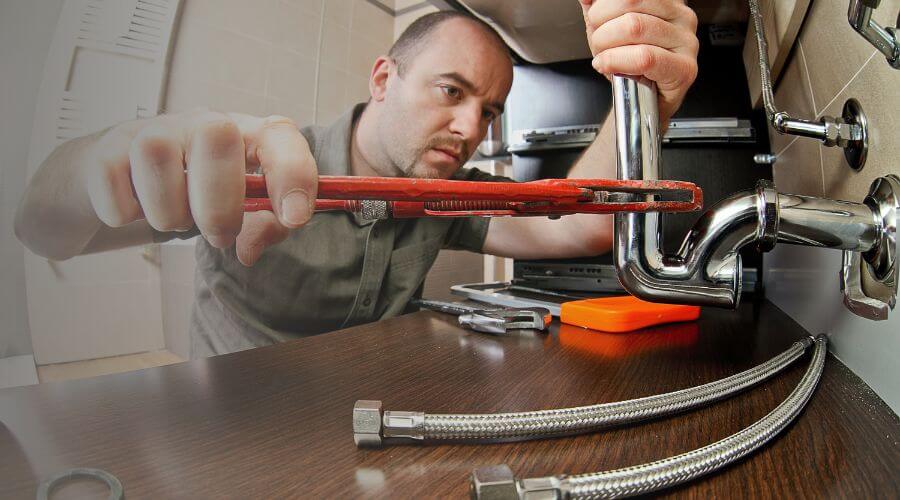 Local expert plumbing services in Iowa City, IA